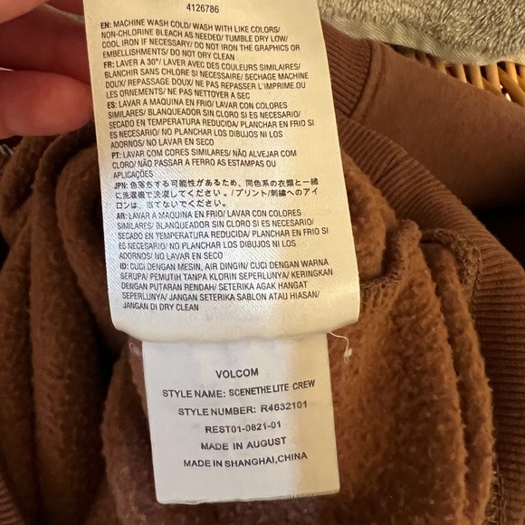 Volcom girls crew neck sweatshirt - Picture 6 of 6